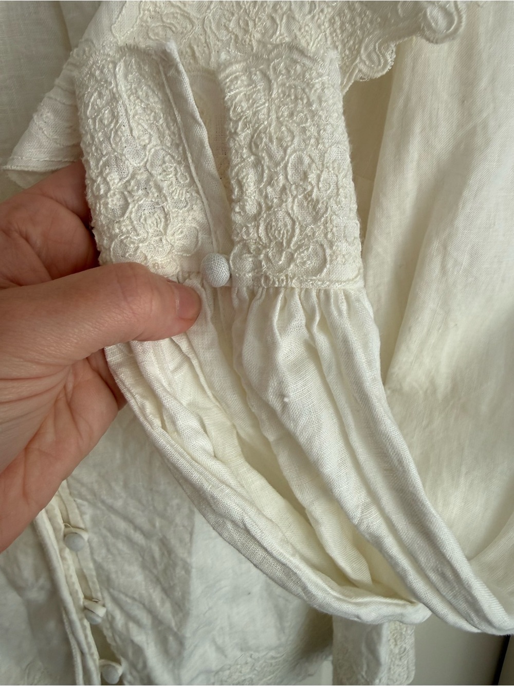 Anthropologie Cream Ruffle Tie-Front Blouse 100% Linen - XS - Picture 10 of 11